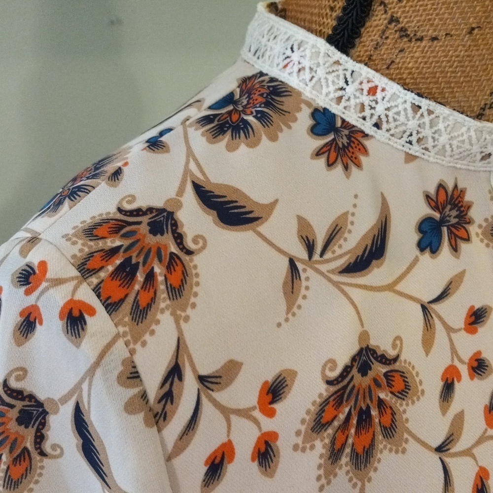 NB Avenue Cream Floral Lace Detail Bell Sleeve Boho Mini Dress Size 8 - Picture 4 of 14